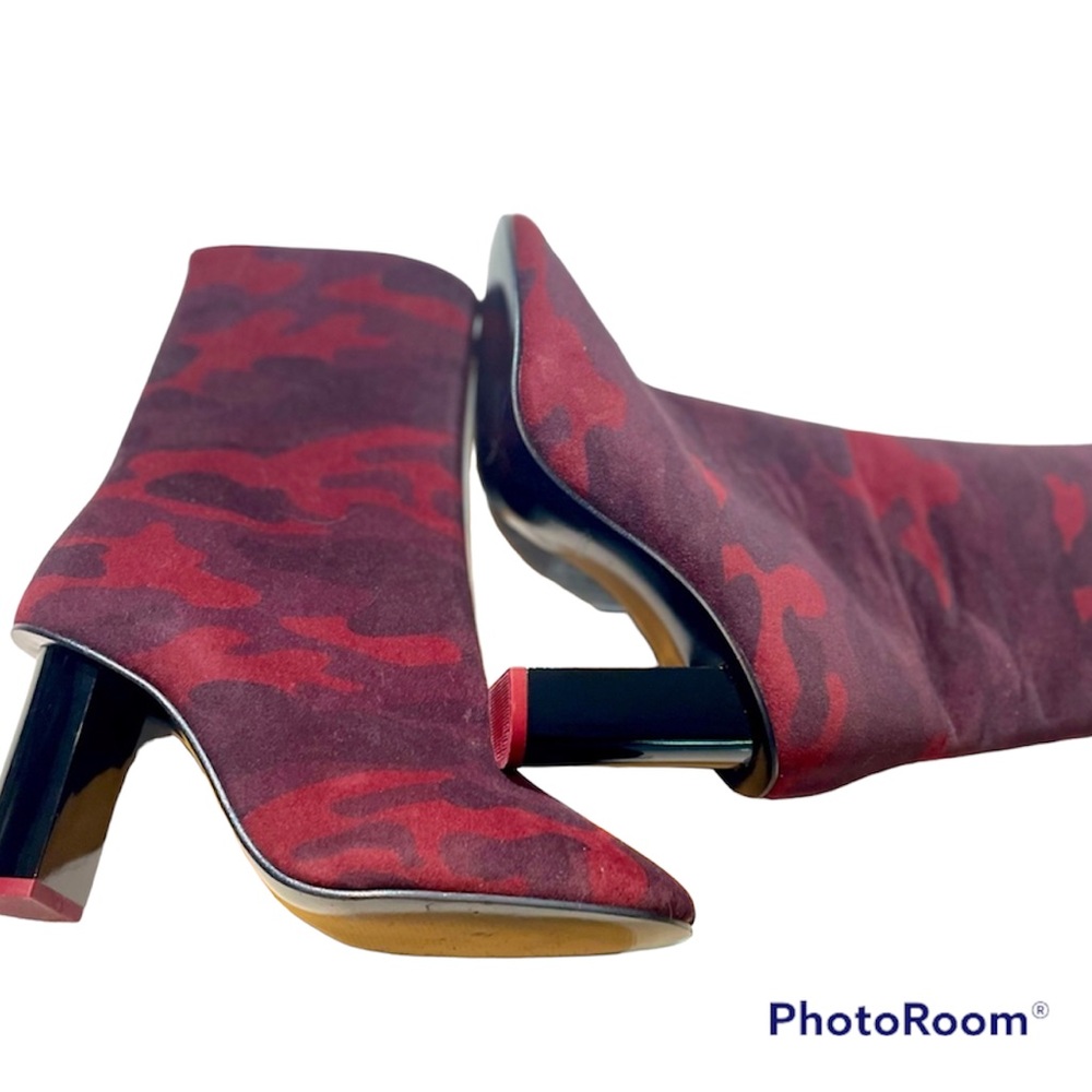 SOLD 🌸3 for $30 NWOT TOPSHOP Velvet Ankle Boots- Size 38 Camo trendy Heel - Picture 1 of 15